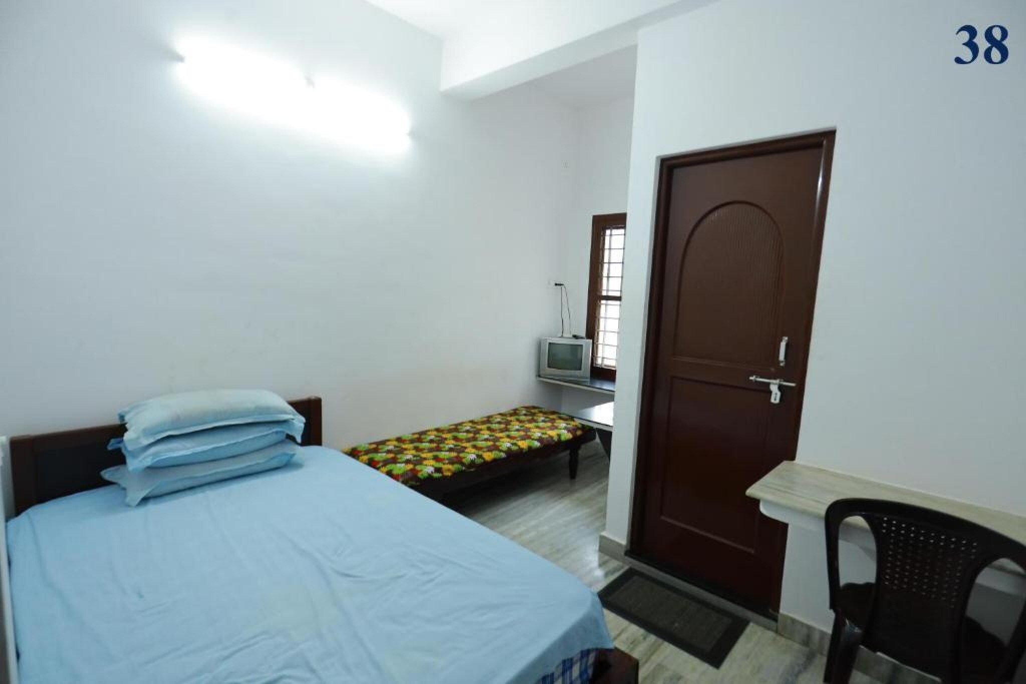 Arackal Tourist Home - Tap to explore photos