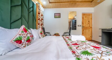 Hotel Gulsar pahalgam Room Type - Bedroom 2