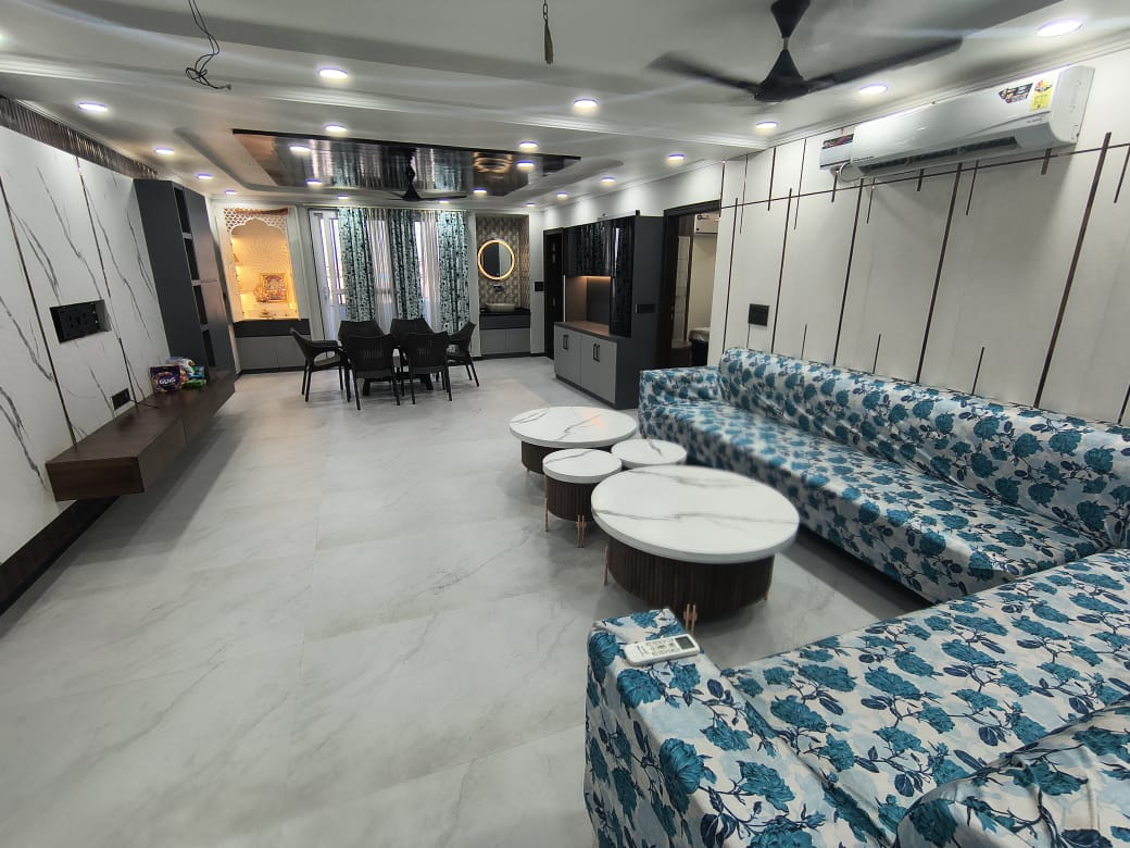 Kroom - Tap to explore photos