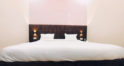 HOTEL MOON Room Type - DELUXE ROOM