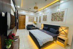 Cozy Studio in Noida High Rise View
