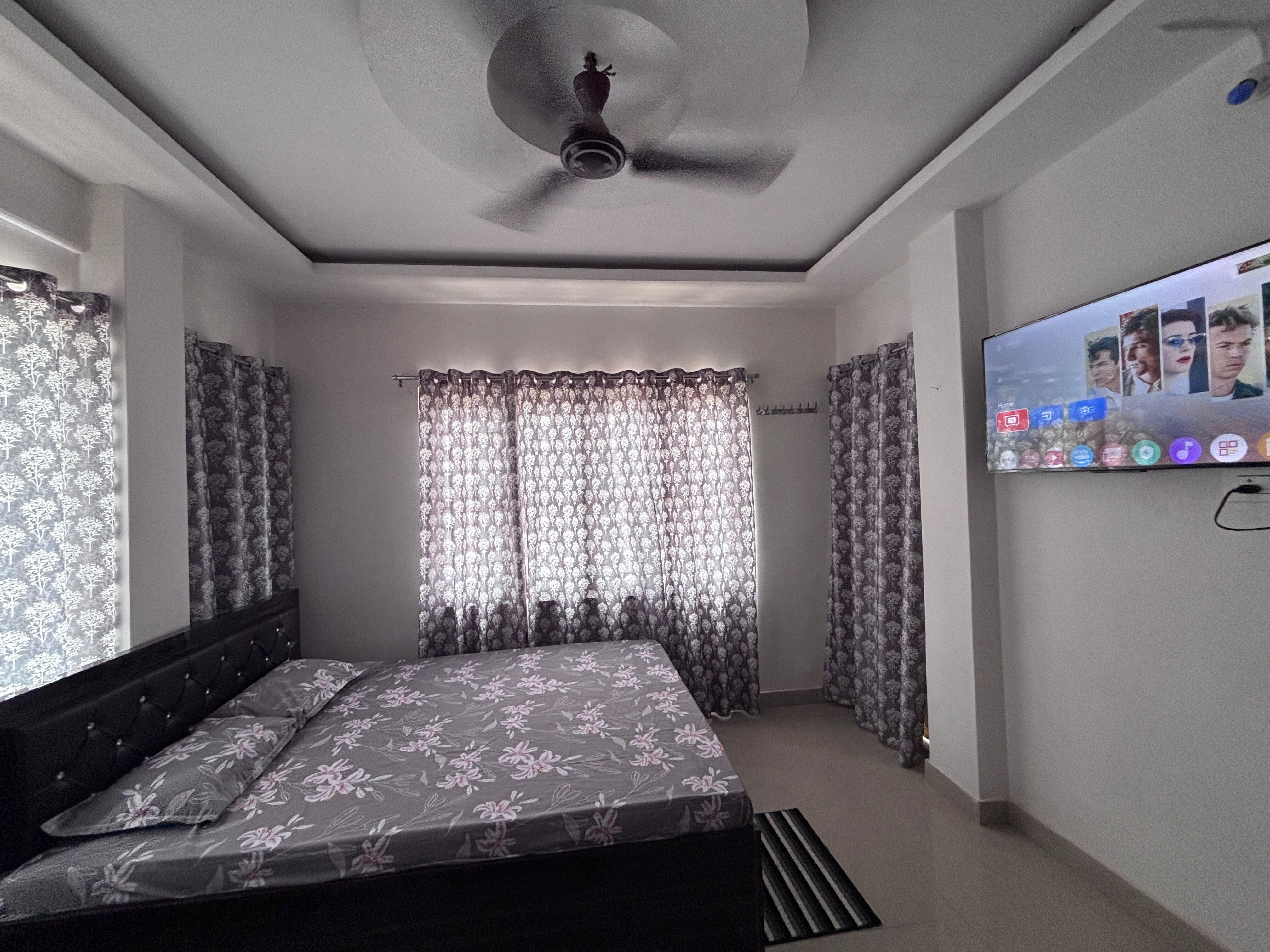The Comfort Zone w AC, Smart Tv & Private Balcony. - Tap to explore photos