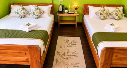 Eaglepointhomestay Room Type - Deluxe Quadruple Family Room with balcony ( Kanchenjunga and Darjeeling town view ) Eaglepointhomestay Room Type - Deluxe Quadruple Family Room with balcony ( Kanchenjunga and Darjeeling town view )