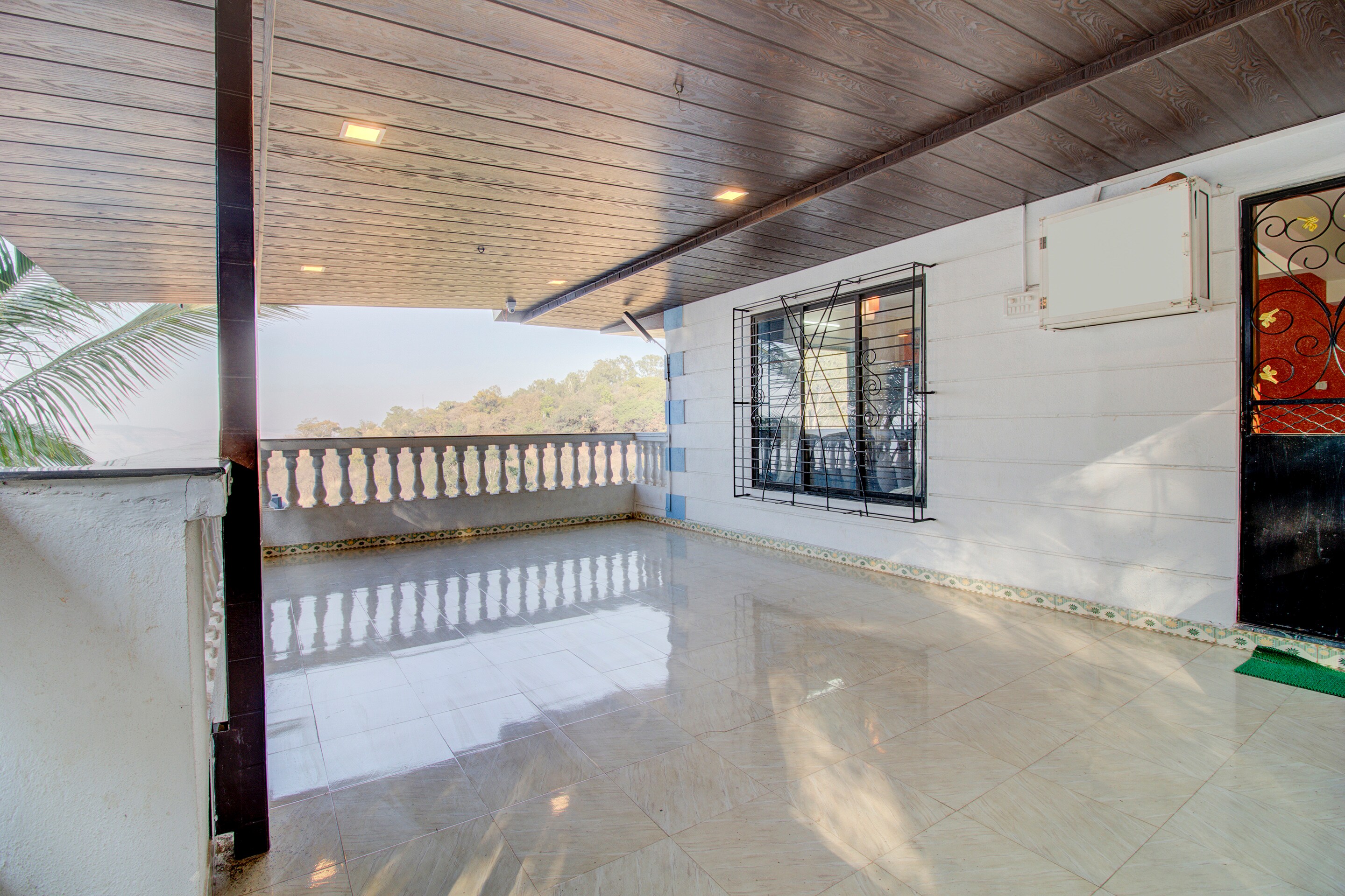 Kombda bidi Bungalow No. 4-4 BHK Luxury Villa - Tap to explore photos