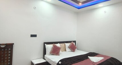 Varsha lawn & guest house Room Type - Bedroom 3