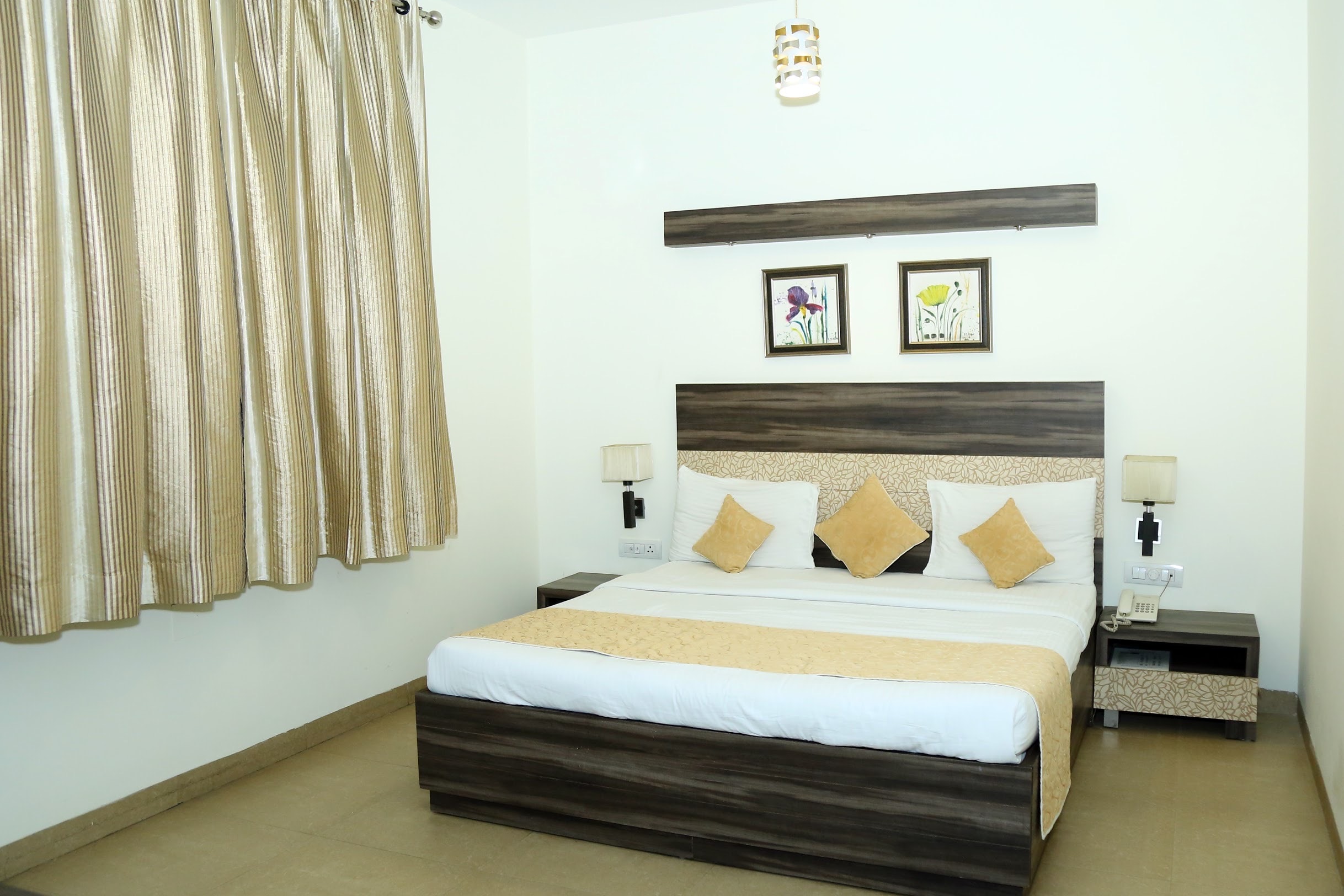 Hotel Kanishk - Tap to explore photos