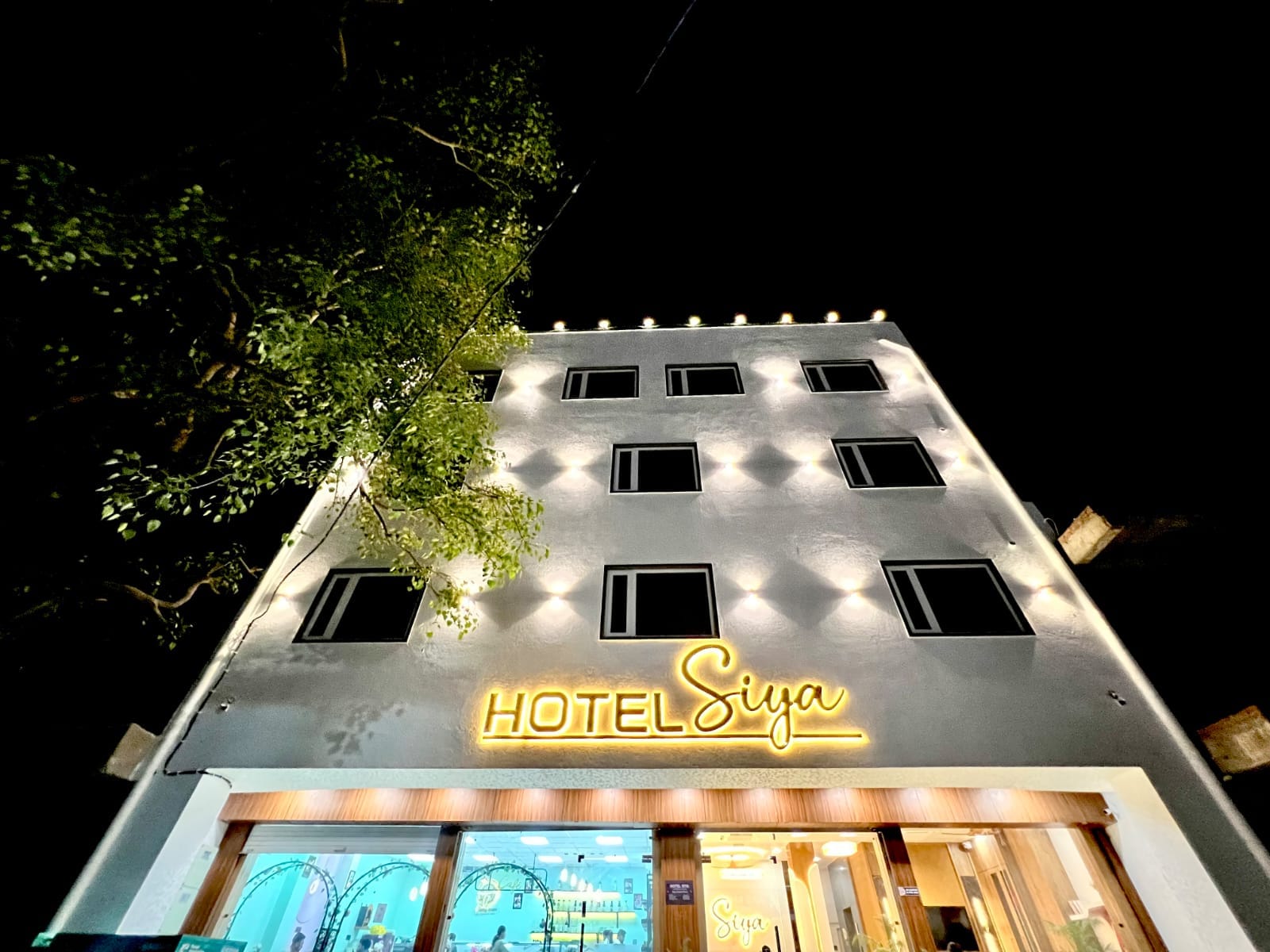 Hotel Siya - A Unit of Hotel Anushree - Tap to explore photos