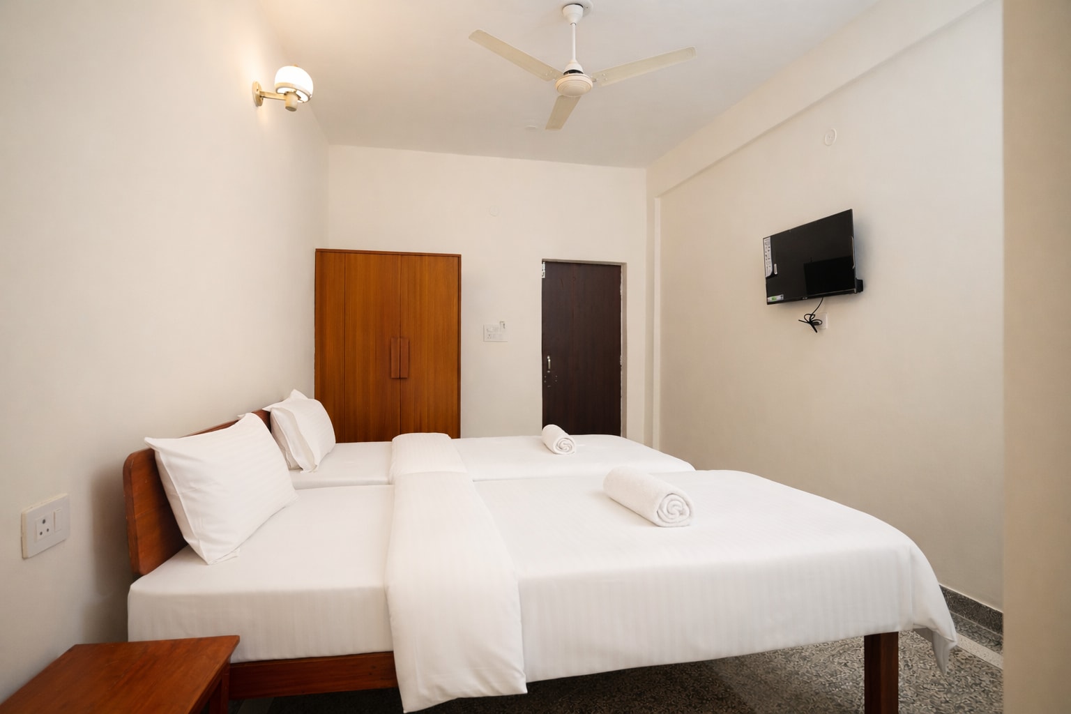 Gangabagh by Divine Trails - Hotel Near Har Ki Pauri, Haridwar - Tap to explore photos