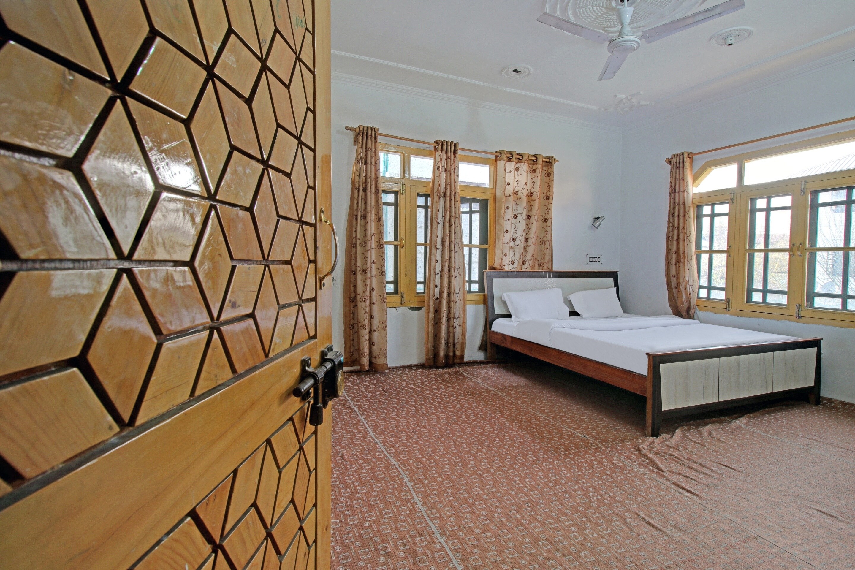 Hotel O Gilkar Mansion - Tap to explore photos