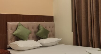 Premier Guest House Room Type - Deluxe Room with City View Queen Bed