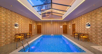 Teak Leaf Gateway Villa with Swimming Pool Indoor Games Room Type - Teak Leaf Gateway Villa with Swimming Pool Indoor Games