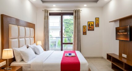 OnlyStay Restivo Golf Course Road Room Type - Deluxe Room with Balcony