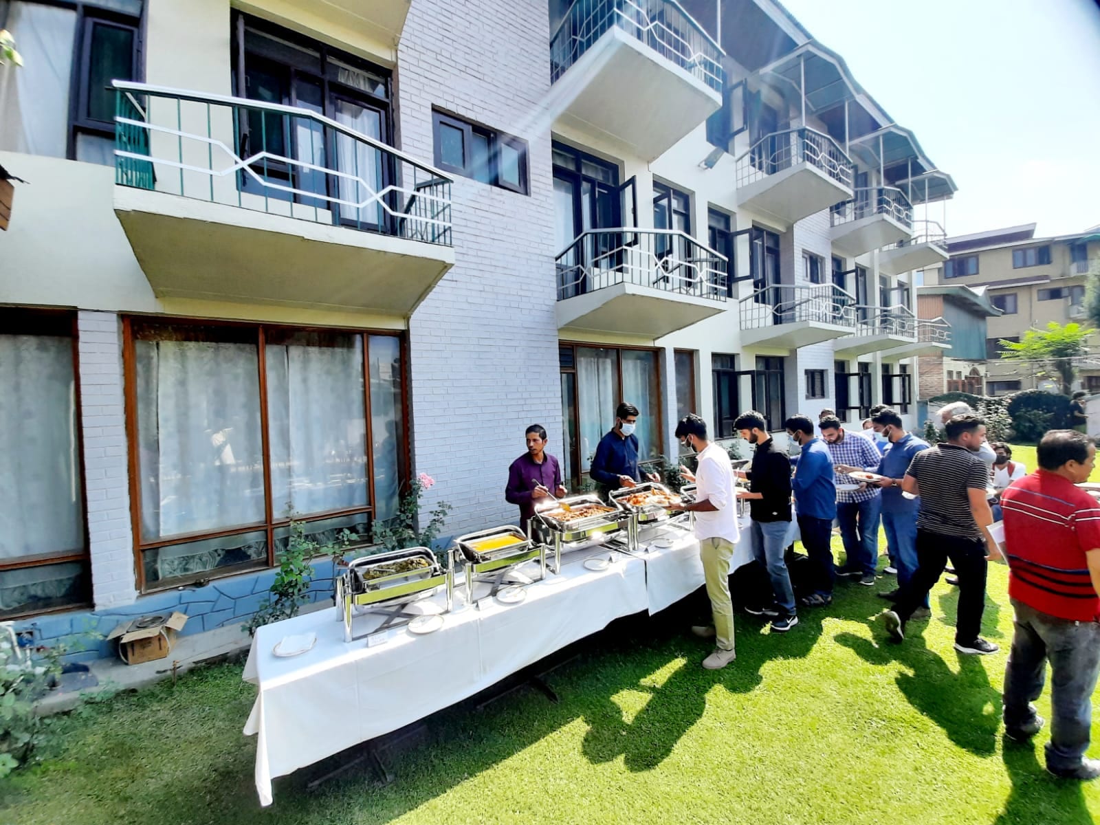 Hotel Pine Grove Near to Dal Lake - Tap to explore photos