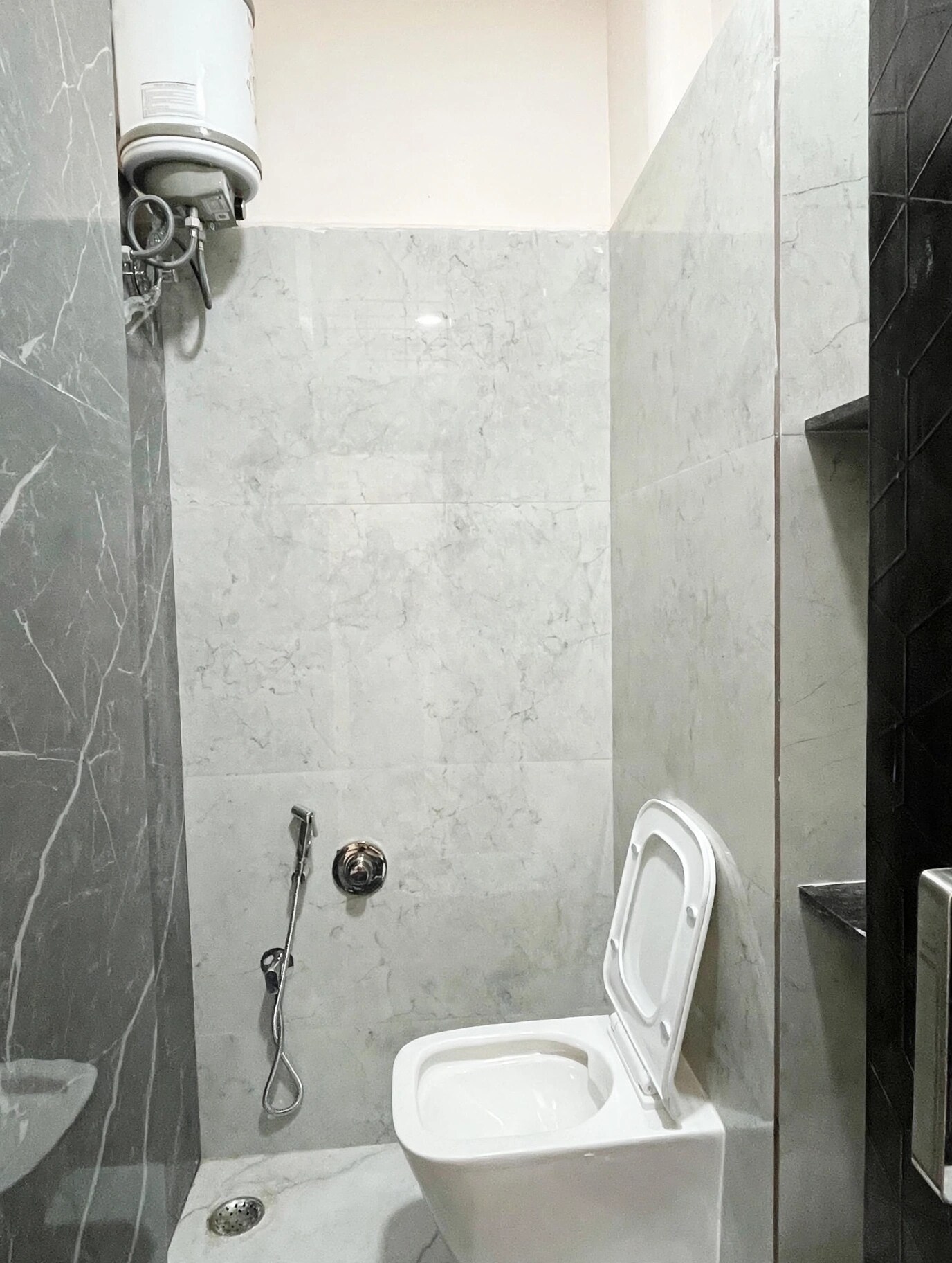 Hotel Madhav Bhakta Nivas - Tap to explore photos