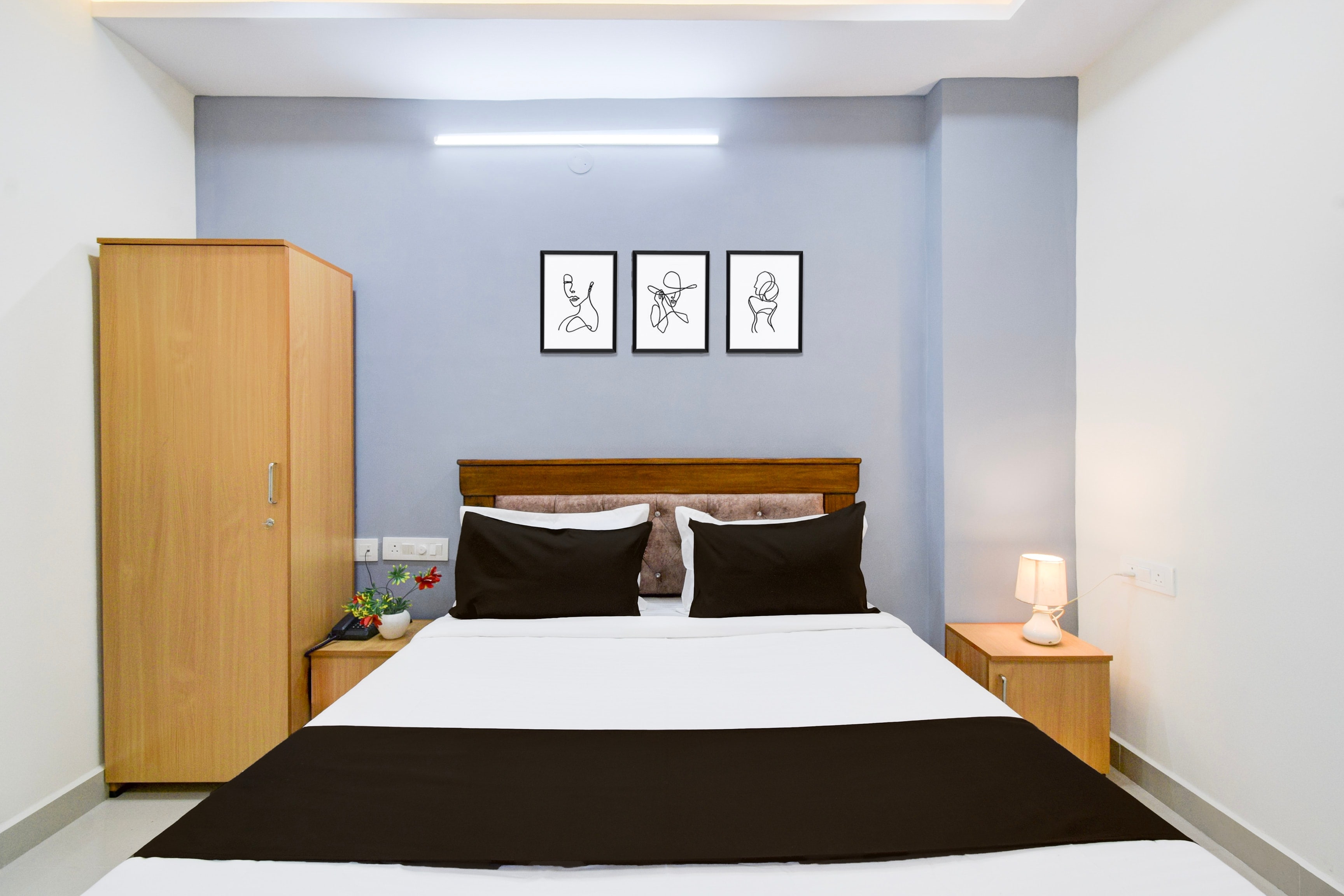 Super Townhouse Lanco Hills Gachibowli - Tap to explore photos