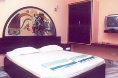 Hotel Maadhini
