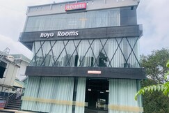 Royo Homes | Rooms and Caretaker
