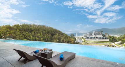 Patong Bay Hill Resort Room Type - One Bedroom Suite Pool Access Seaview