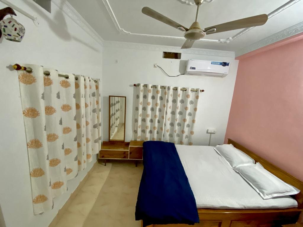 JALSA HOMESTAY DEOGHAR | A warm and homely stay - Tap to explore photos