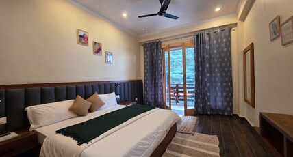 The Reset House Room Type - Super Deluxe Room 202