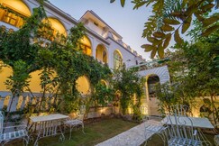 Lumira Queensbury Villa