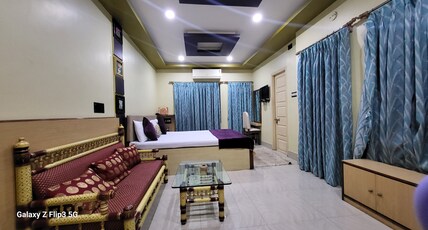 Hotel Sangam Berhampore Room Type - Deluxe Room