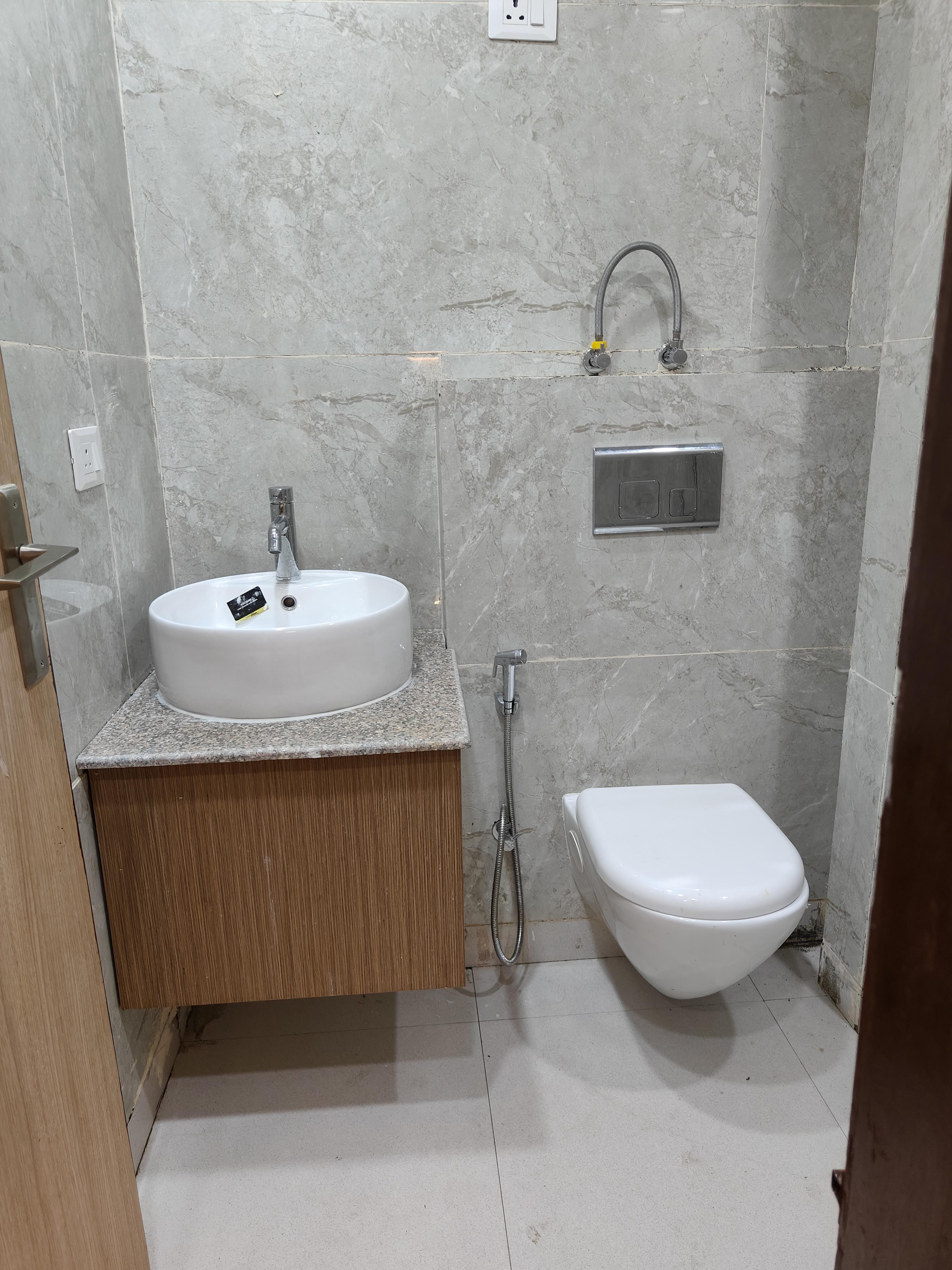Kaveri apartment - Tap to explore photos