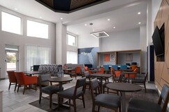 Holiday Inn Express & Suites CHAFFEE-JACKSONVILLE WEST