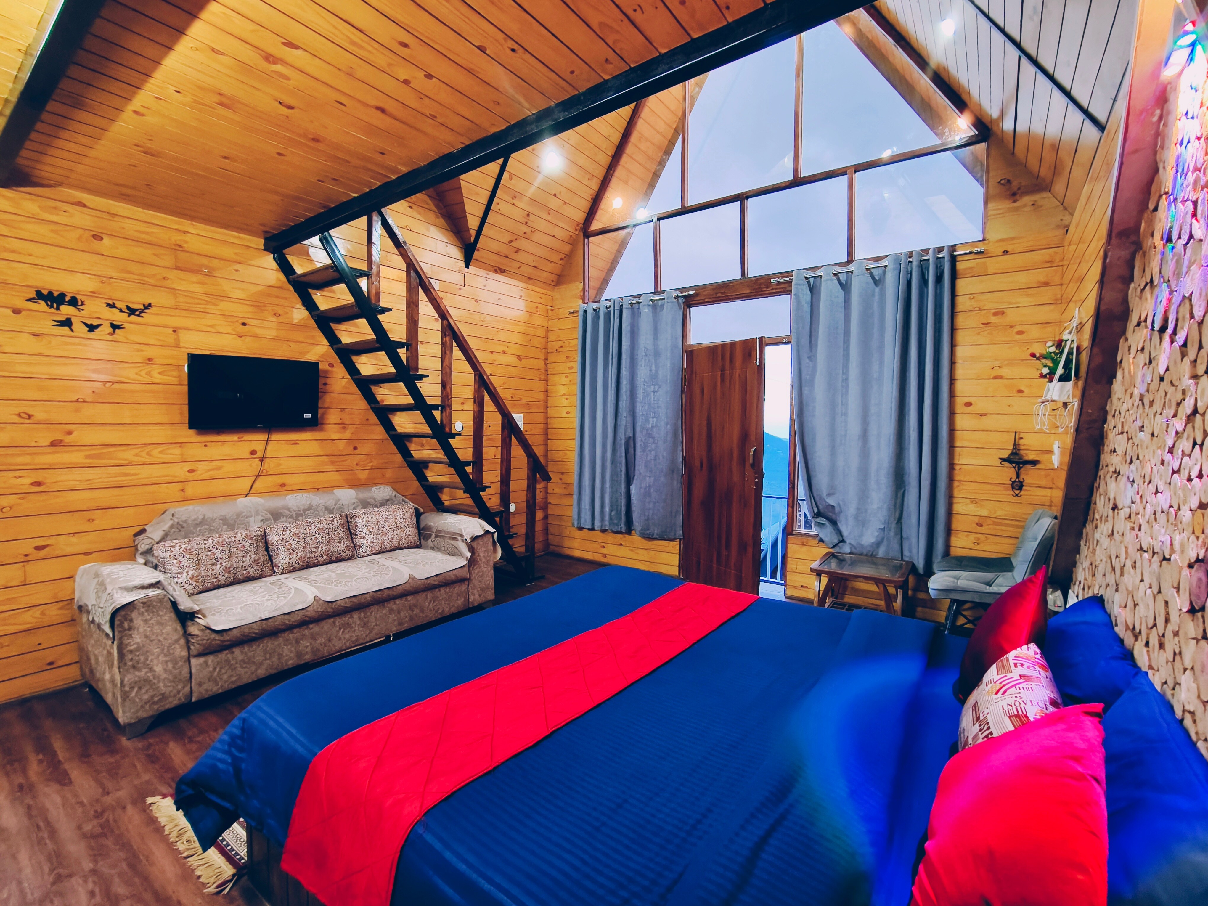 Snowind Cottages - Tap to explore photos