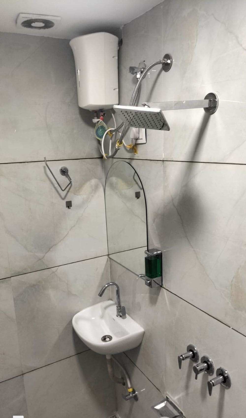 Hotel Earth Inn, Subhash Bridge, Ahmedabad - Tap to explore photos