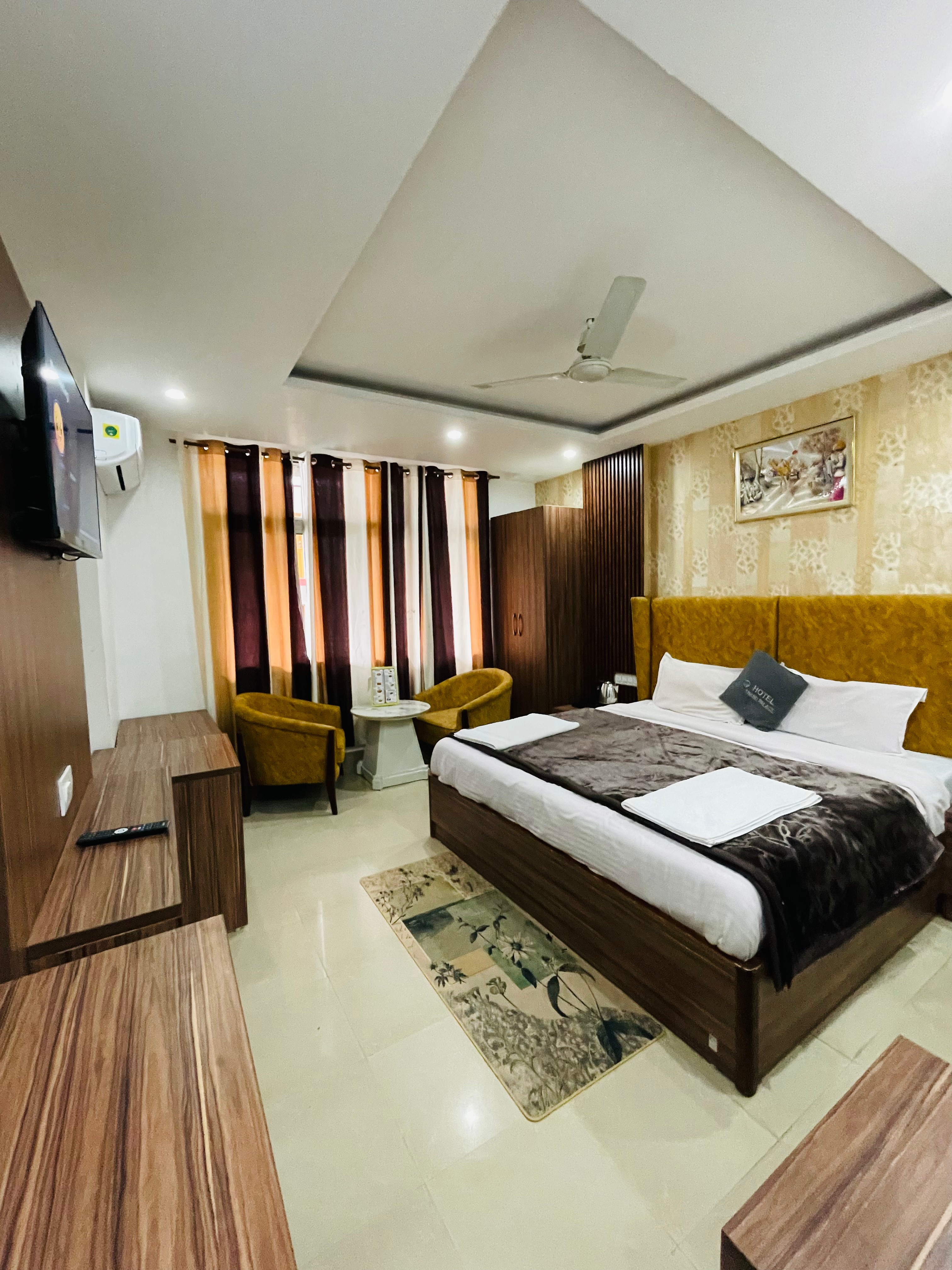Hotel Anand Palace - Tap to explore photos