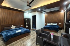 Hks orchards stay kanatal