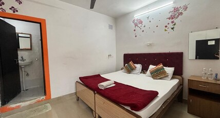 HosteLaVie | Om Home Guest House Room Type - Standard Non AC