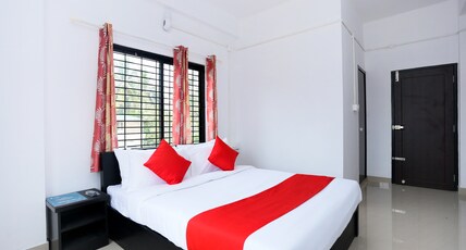 Sunshine Villa Room Type - Superior Room