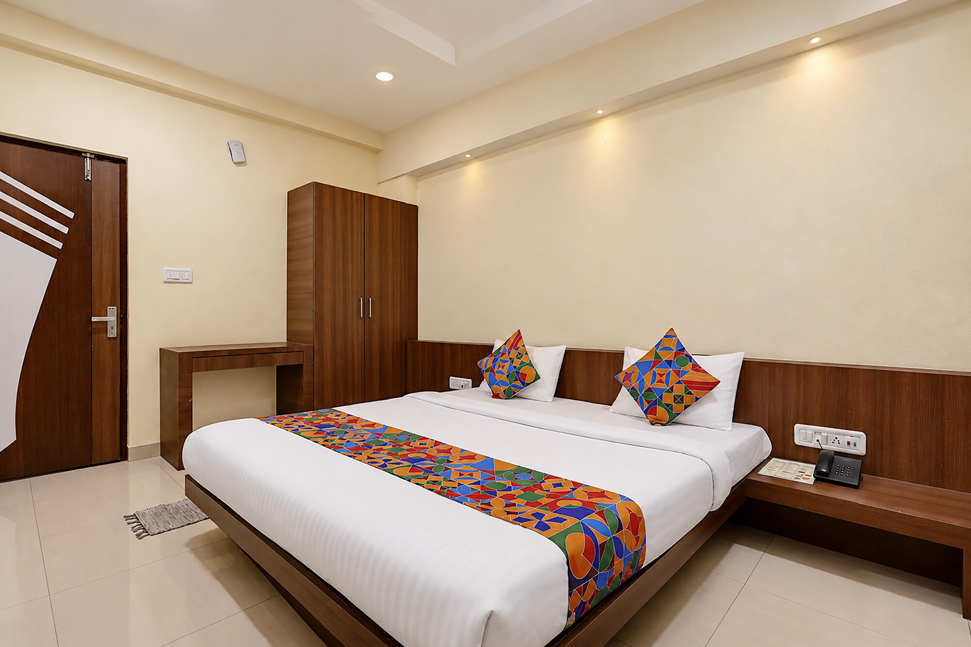 FabHotel La Banian, Bombay Hospital - Tap to explore photos