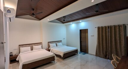 Hotel Sarang Executive Room Type - Luxury Room AC