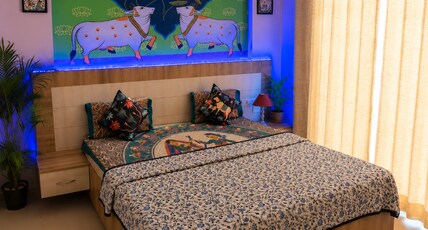 Dream Stay Holiday(10min from Prem Mandir) Room Type - Krisna iternity