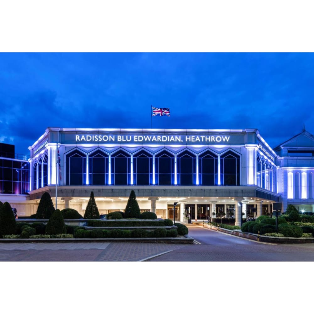 Radisson Blu Hotel, London Heathrow - Tap to explore photos