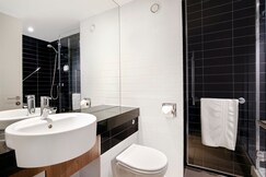 Rooms of Holiday Inn Express London Heathrow T5