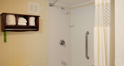 Hampton Inn by Hilton Lima Room Type - 2 QN BEDS LARGE RM NONSMOK