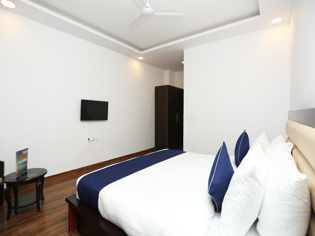 Hotel White Rock Sector 68 Sohna Road Gurgaon - Tap to explore photos