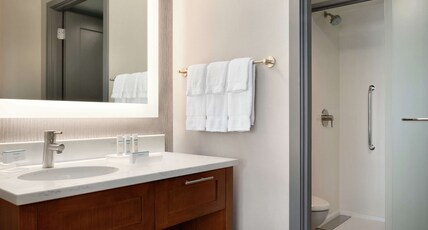 Homewood Suites by Hilton Chicago Downtown South Loop Room Type - 1KG HEARING ACC STUDIO NS
