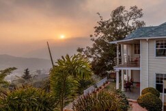 Le Reve Valley - Canadian cottage 1 - 3BHK Luxury cottage,Bonfire,Barbeque,Gym,Kids play zone,Lake v