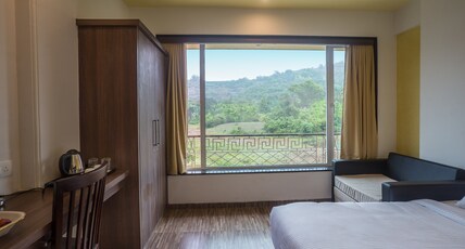 Diwatel Grande Resort Room Type - Deluxe Room Mountain view