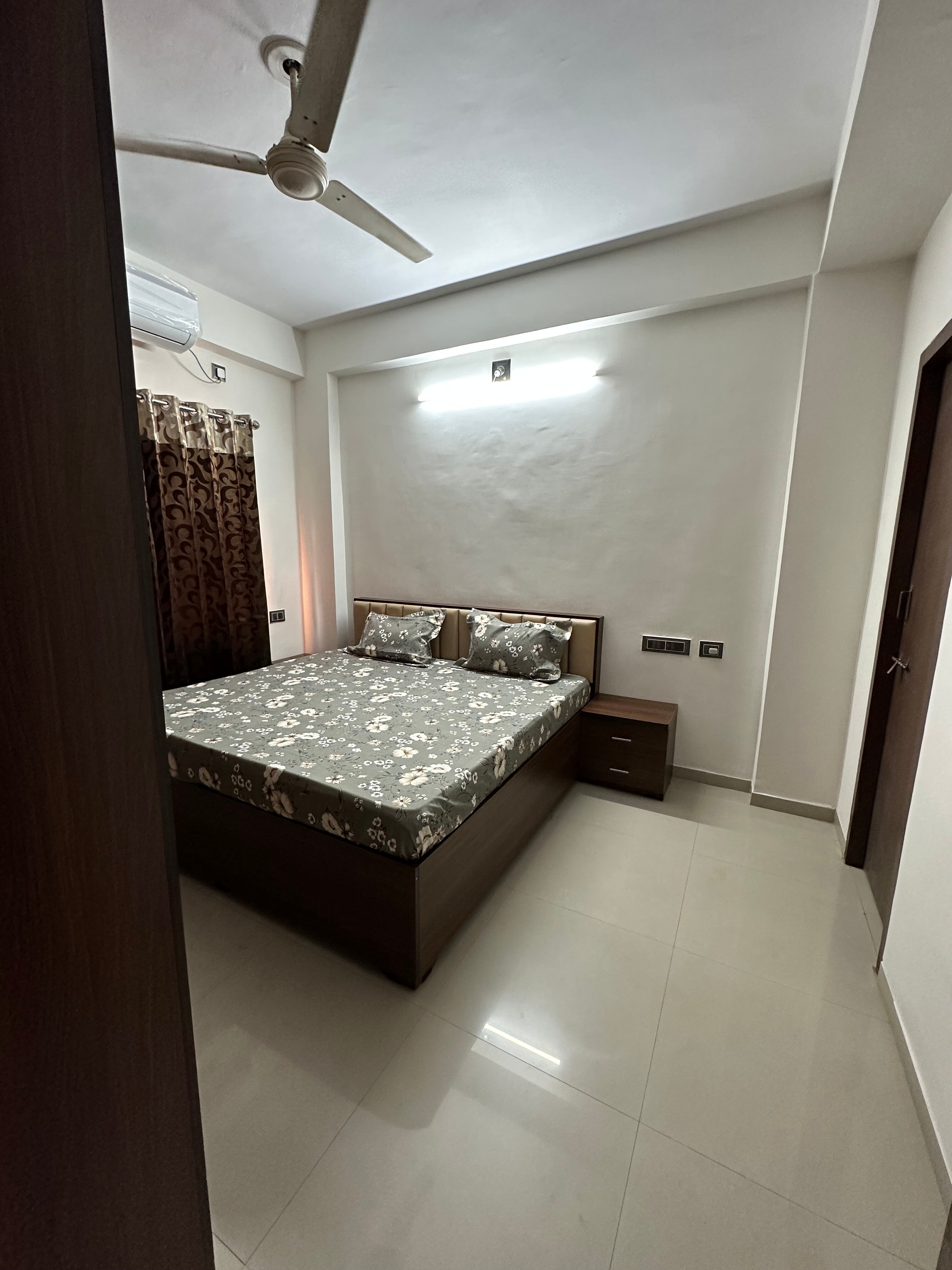 Apartment new 2Bhk near VFS - Tap to explore photos