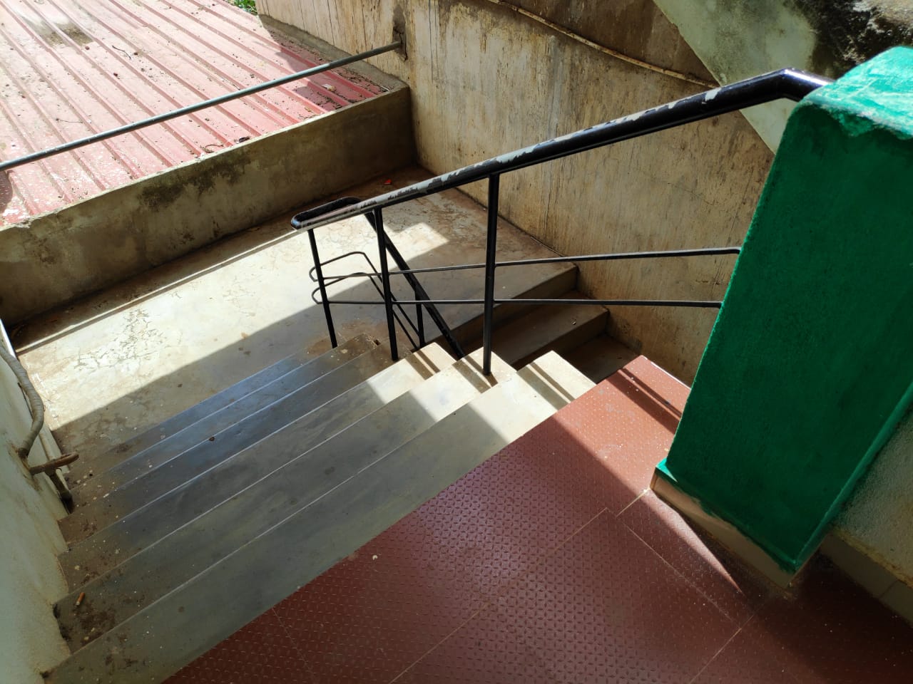 Hotel Saraswathy Bhavanam - Tap to explore photos