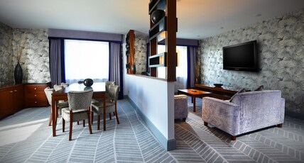 Crowne Plaza DUBLIN AIRPORT Room Type - 1 Bedroom Suite 1 King Park View Crowne Plaza DUBLIN AIRPORT Room Type - 1 Bedroom Suite 1 King Park View