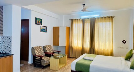 HOTEL MELVET RESIDENCY Room Type - Deluxe Executive AC