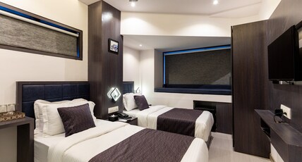 Hotel Larmont Luxury Room Type - Executive Twin Room