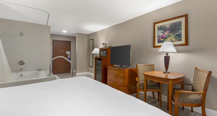 Best Western Manassas Room Type - 1 King Bed, Non-Smoking, High Speed Internet Access, Jacuzzi, Microwave And Refrigerator, Continenta Best Western Manassas Room Type - 1 King Bed, Non-Smoking, High Speed Internet Access, Jacuzzi, Microwave And Refrigerator, Continenta